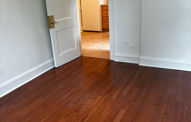 2 beds, 1 bath, 820 sqft, $1,479, Unit 7227 Penn Ave. #3B