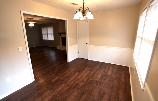 Newly remodeled 3bed/2bath house available in August!