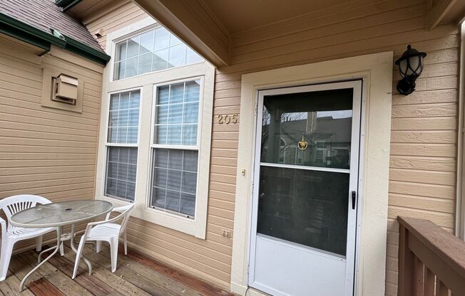 2 beds, 2 baths, $2,100, Unit # 205