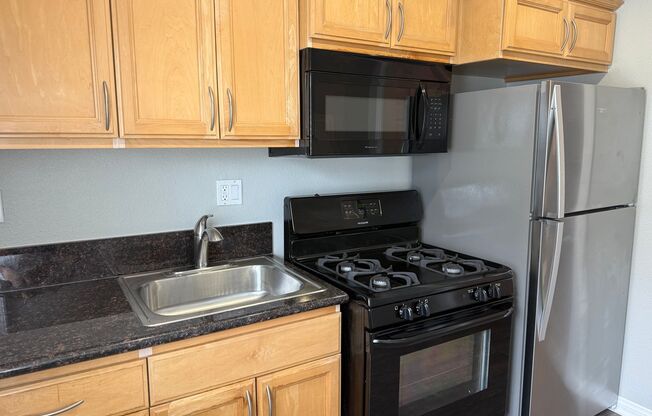 Studio, 1 bath, 386 sqft, $1,880, Unit 0161