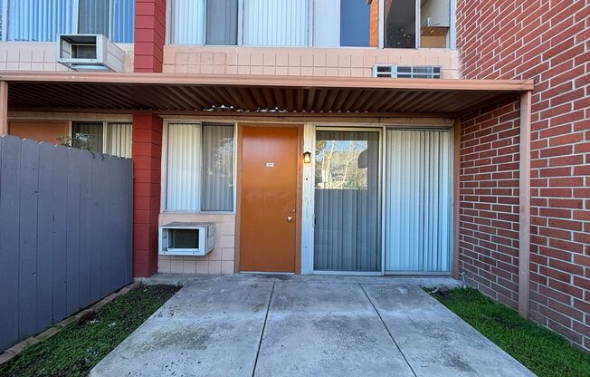 Oakland Ave 650- Hillsides