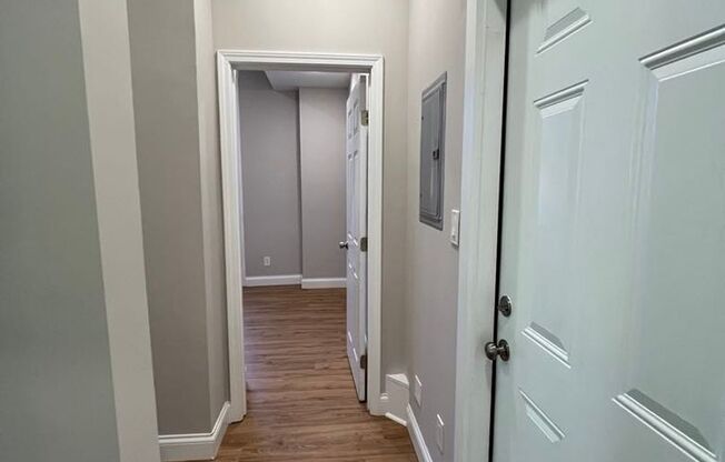 2 beds, 1 bath, $995, Unit #3