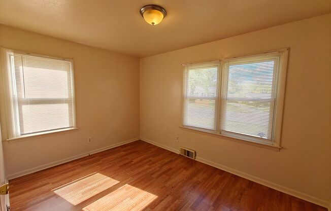 3 beds, 1 bath, $1,350