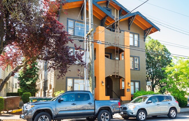 Poplar Apartments