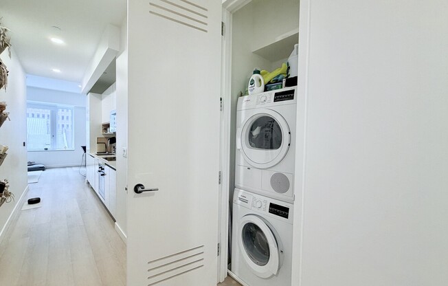 Studio, 1 bath, $5,050, Unit 423