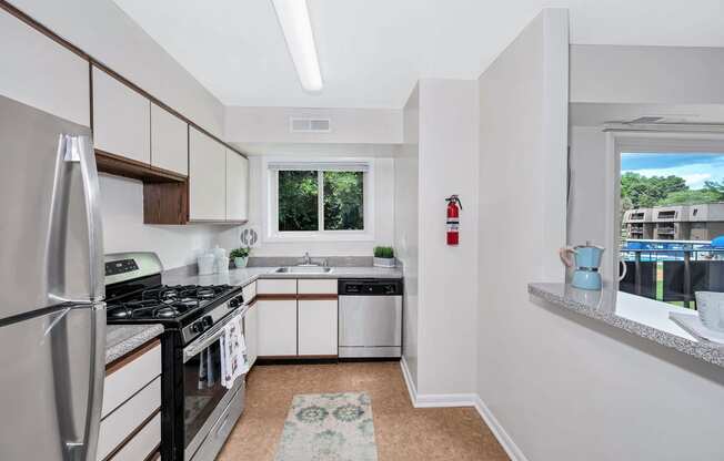 the preserve at ballantyne commons apartment kitchen