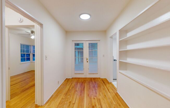 1 bed, 1 bath, 700 sqft, $2,450, Unit 532