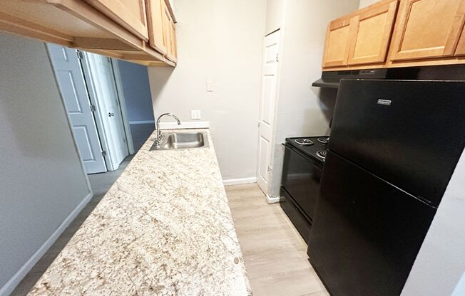 2 beds, 1 bath, 800 sqft, $895, Unit 601-05