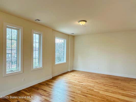 51 KINGDOM AVE