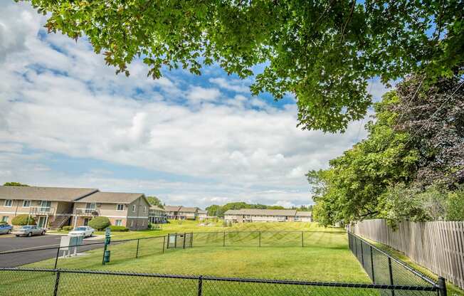 Pet Park at Glen Hills Apartments, Wisconsin