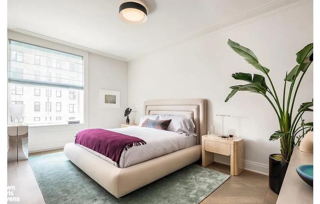 225 W 86 ST
