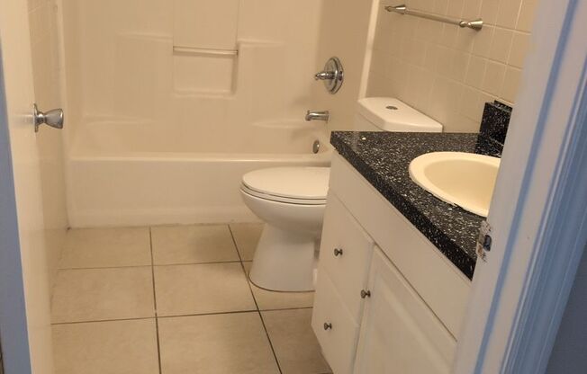 2 beds, 2 baths, 1,200 sqft, $1,350, Unit 32