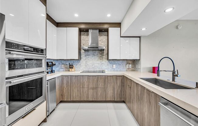 3 beds, 3 baths, $7,800, Unit APARTMENT 1003