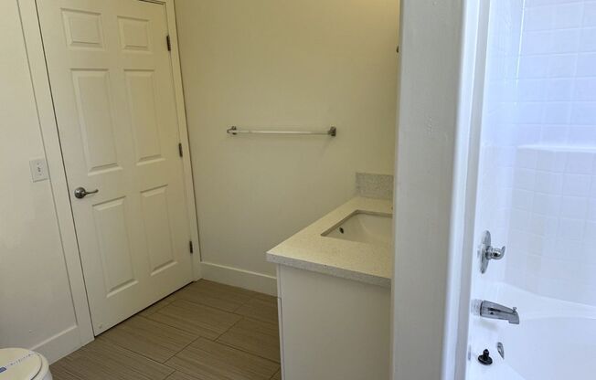 2 beds, 2 baths, 1,080 sqft, $1,950, Unit E7