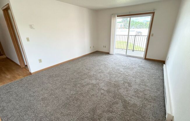 2 beds, 1 bath, 850 sqft, $810, Unit 2542-302