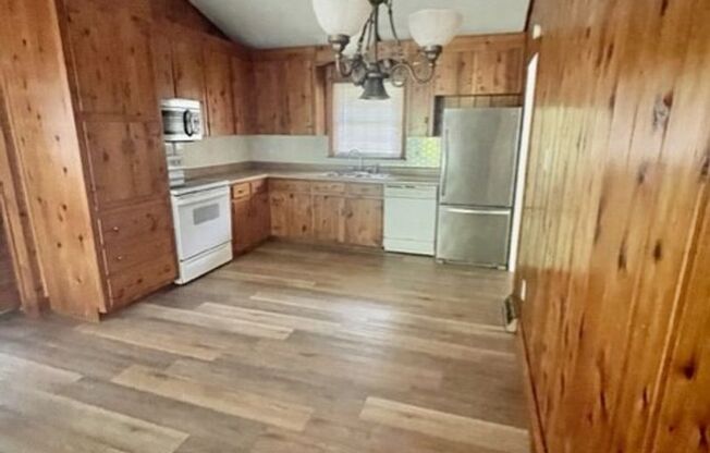 Classic 3 bedroom 1 1/2 bath ranch with great living spaces in popular Starmount neighborhood!