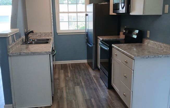 Clean 2BR/2BA Townhome in Garner Near White Oak & I-40