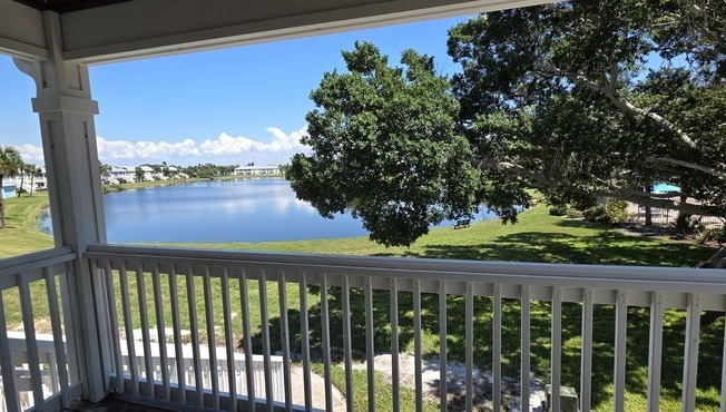 108 POMPANO DR SE