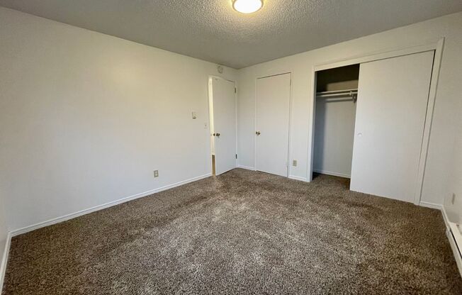 2 beds, 1 bath, $2,100