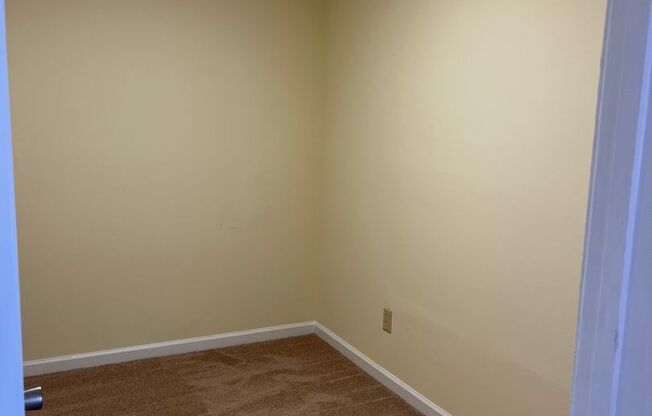 1 bed, 1 bath, 750 sqft, $1,275, Unit 626-1 B