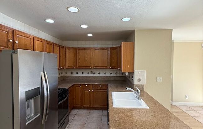 Beautiful 3 Bedroom, 2 Bathroom, Simi Valley Condominium, Ready for Move-In!