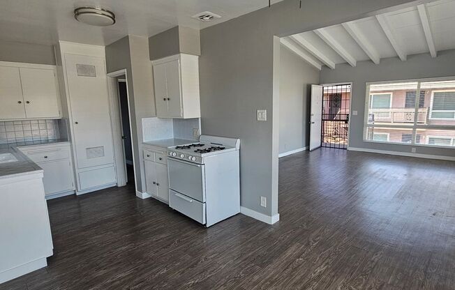 Beautiful Spacious 1 Bed/1 Bath Apartment Parking Available $1750 $1K OFF the 1st Month!