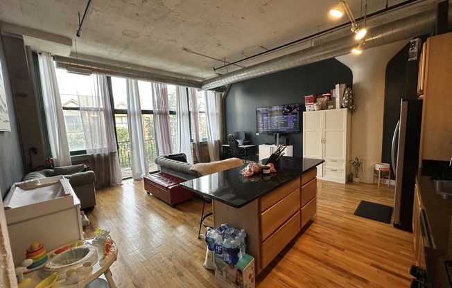 221 East Cullerton Street