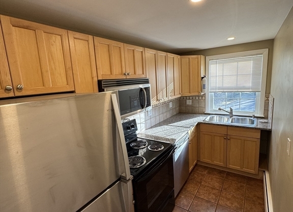 1 bed, 1 bath, 650 sqft, $2,100, Unit 3