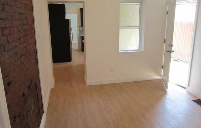 2 beds, 1 bath, $1,595, Unit Unit 1