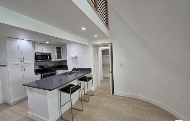 2 beds, 1 bath, 980 sqft, $3,700, Unit 539