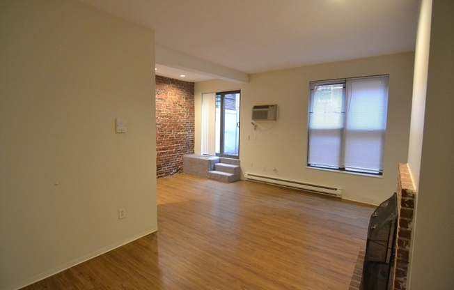 1 bed, 1 bath, 718 sqft, $2,900, Unit 23-2