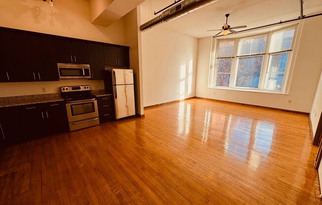 1 bed, 1 bath, 796 sqft, $1,400, Unit Unit 201