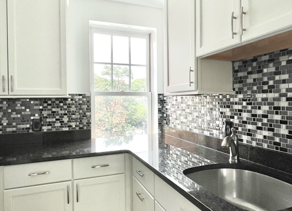 1 bed, 1 bath, 673 sqft, $3,350, Unit 39