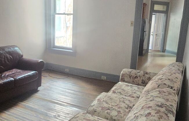 6 Bedroom Townhome Approved Off-Campus Housing for York College