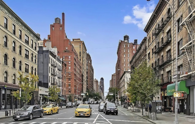 422 AMSTERDAM AVE