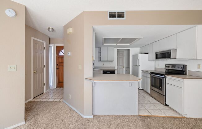 Charming 3-Bedroom Townhome in the Heart of Boise! - Pets Welcome!!