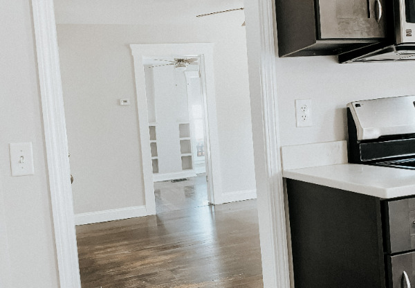 3 OAK AVE