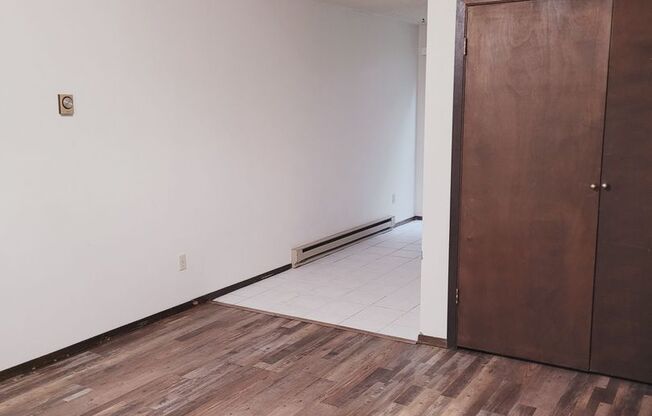 2 beds, 1 bath, $1,750, Unit Unit 5