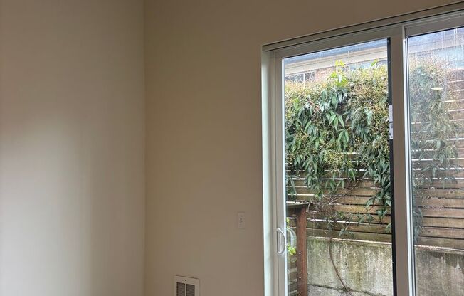 Studio, 1 bath, 249 sqft, $1,295, Unit 109