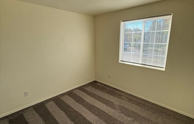 Charming 3 Bedroom 2 Bathroom Home in Quiet Neighborhood!