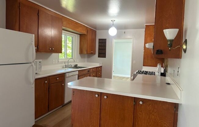 Nice 2-Story Single Family Home With Office and Large Sun Room!