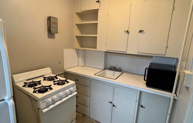 2 beds, 1 bath, 572 sqft, $700, Unit 2535-207