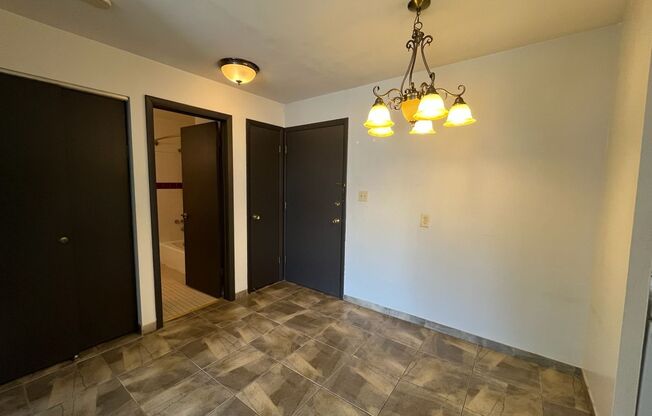 1 bed, 1 bath, $1,025, Unit 211