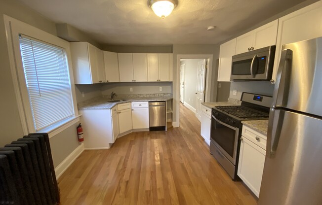 2 beds, 1 bath, $3,600, Unit A