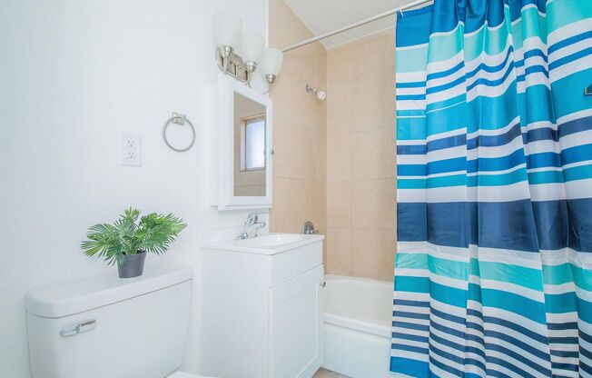 2 beds, 1 bath, 800 sqft, $1,250, Unit 3575-201