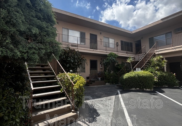 405 E Elk Ave