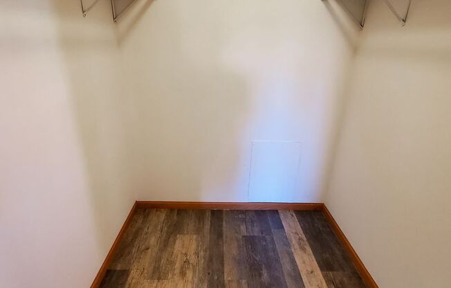 2 beds, 1 bath, 800 sqft, $1,389, Unit 4526-1