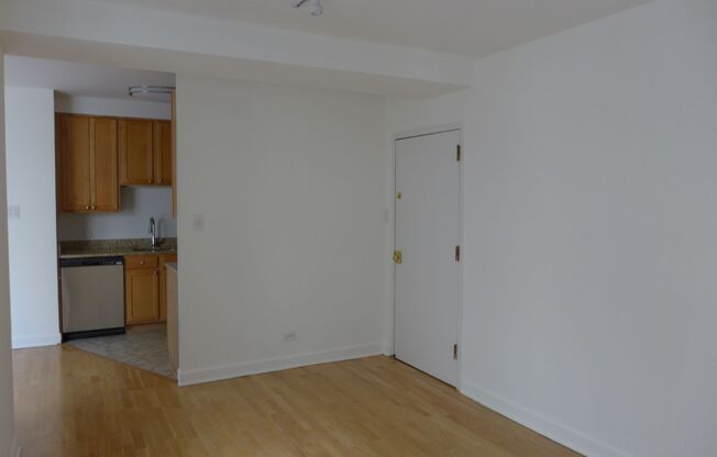 2 beds, 2 baths, 1,000 sqft, $1,995, Unit 806