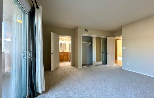 3 beds, 2.5 baths, $4,595, Unit Unit D