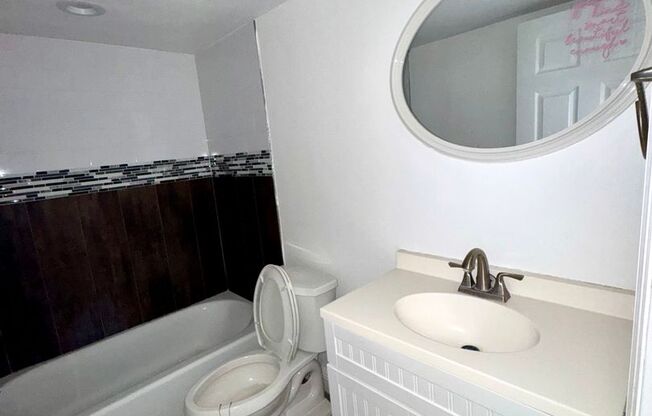 3 beds, 2 baths, 1,205 sqft, $2,275, Unit 155